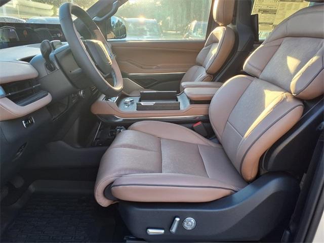 new 2025 Lincoln Navigator L car, priced at $122,940