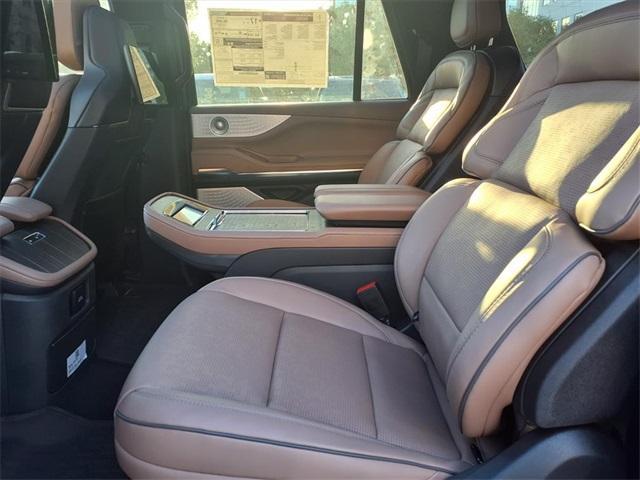 new 2025 Lincoln Navigator L car, priced at $122,940