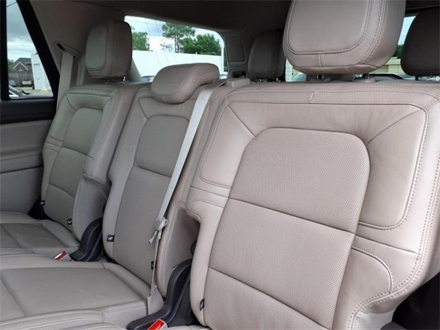 used 2022 Lincoln Navigator car, priced at $50,991