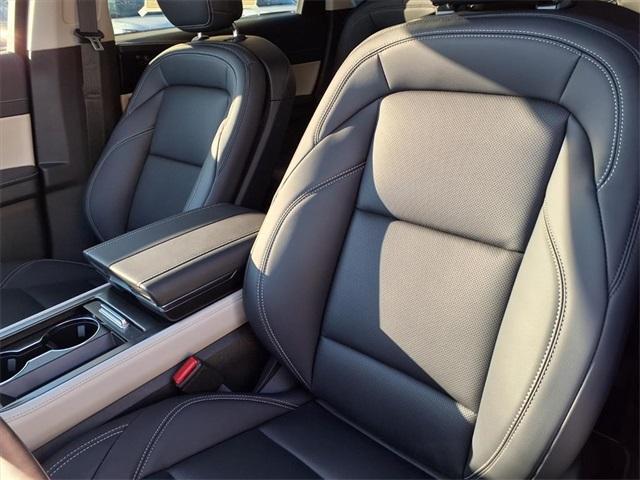 new 2025 Lincoln Nautilus car, priced at $53,554