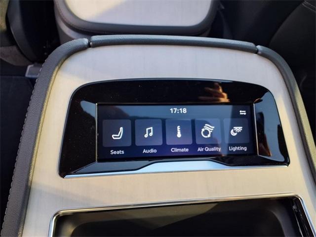 new 2025 Lincoln Navigator car, priced at $105,778