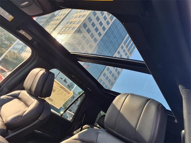 new 2025 Lincoln Navigator car, priced at $105,778
