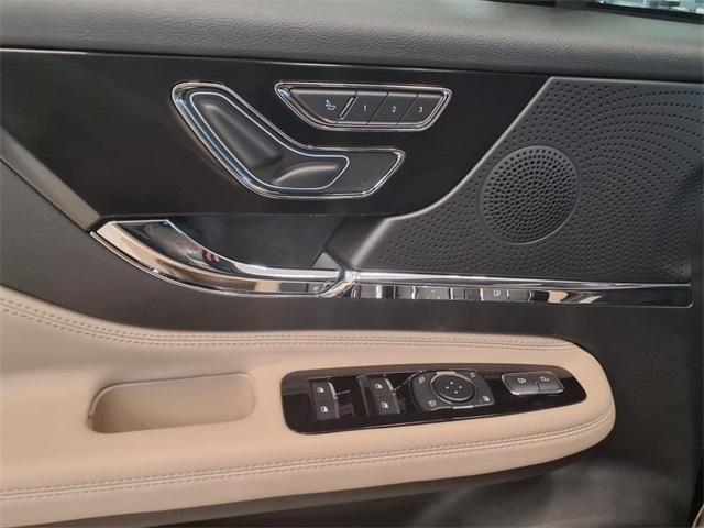new 2025 Lincoln Corsair car, priced at $40,013