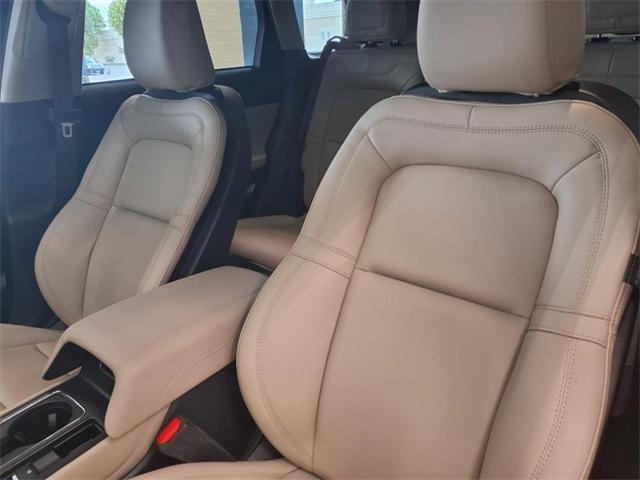 new 2025 Lincoln Corsair car, priced at $40,013