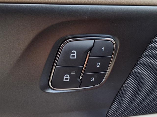 new 2025 Lincoln Nautilus car, priced at $51,429