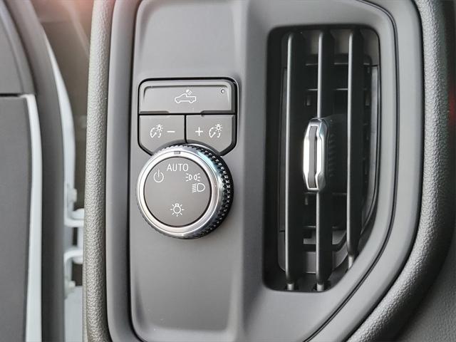 new 2025 GMC Sierra 1500 car, priced at $38,621