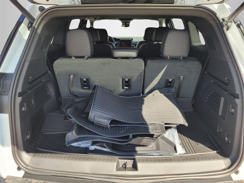 new 2026 GMC Acadia car, priced at $50,251