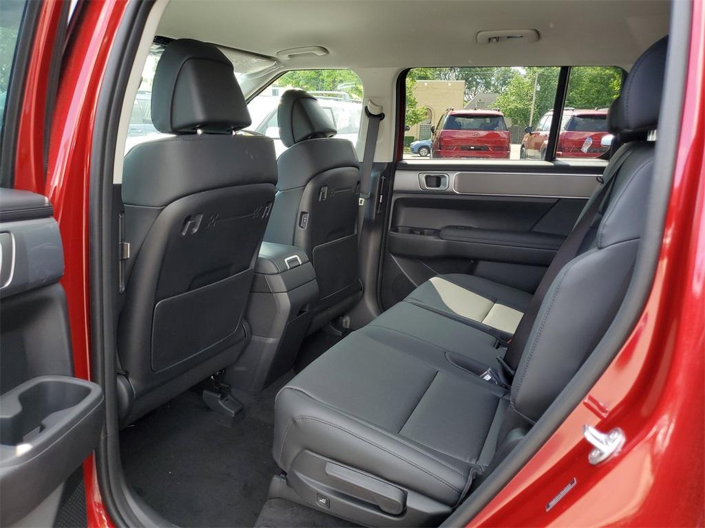 new 2025 Hyundai Santa Fe car, priced at $40,082