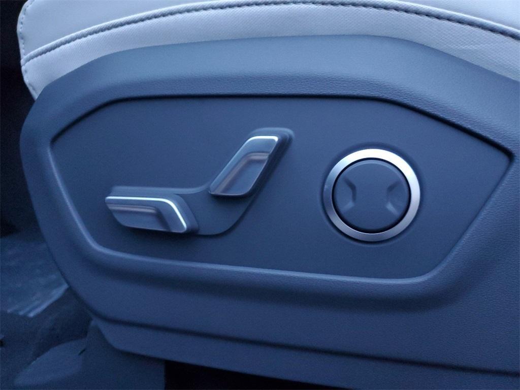 new 2025 Hyundai Santa Fe car, priced at $39,558