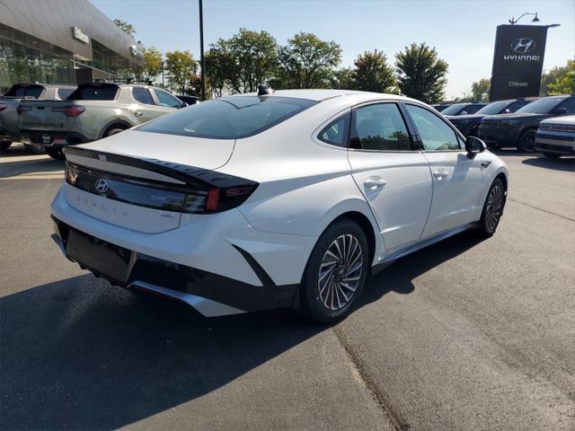 new 2024 Hyundai Sonata Hybrid car, priced at $32,462