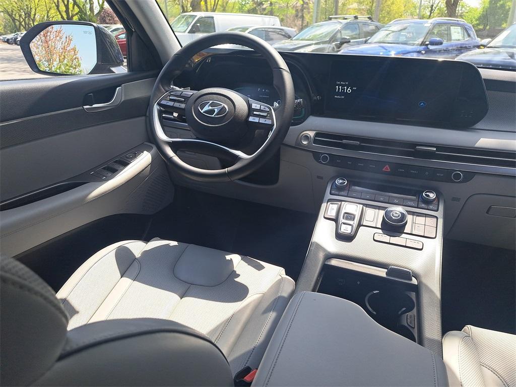 used 2024 Hyundai Palisade car, priced at $34,995