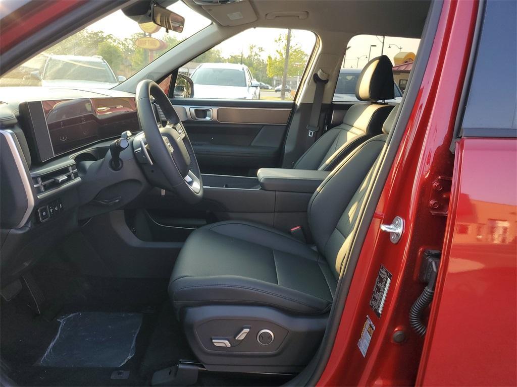 new 2025 Hyundai Santa Fe car, priced at $40,261