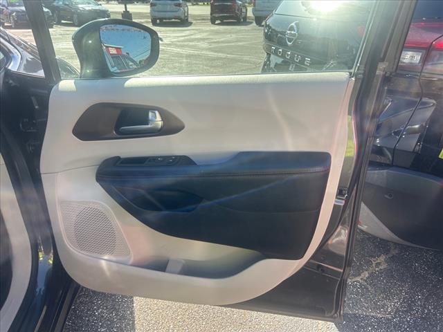 used 2017 Chrysler Pacifica car, priced at $16,987