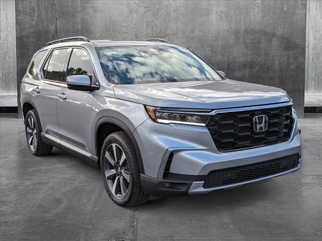 new 2025 Honda Pilot car, priced at $50,985