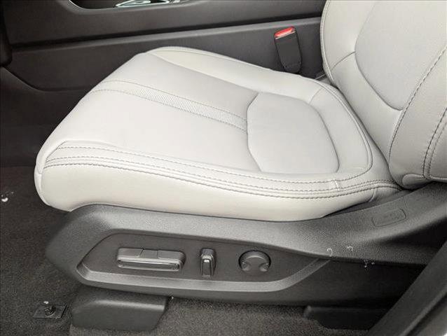 new 2025 Honda Pilot car, priced at $42,990