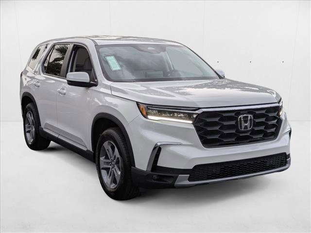 new 2025 Honda Pilot car, priced at $42,990