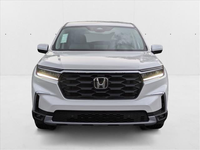 new 2025 Honda Pilot car, priced at $42,990