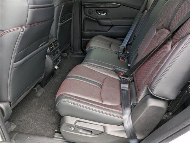 new 2025 Honda Pilot car, priced at $55,355