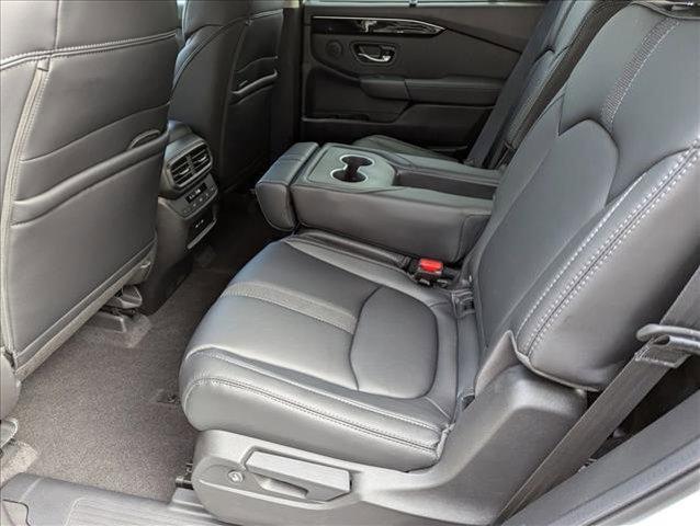 new 2025 Honda Pilot car, priced at $44,450