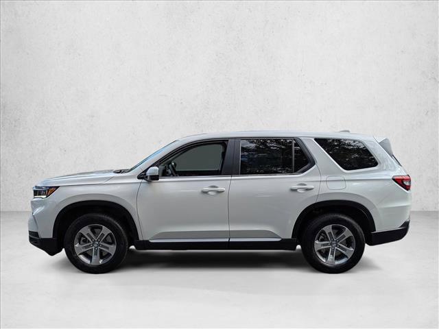 new 2025 Honda Pilot car, priced at $44,450