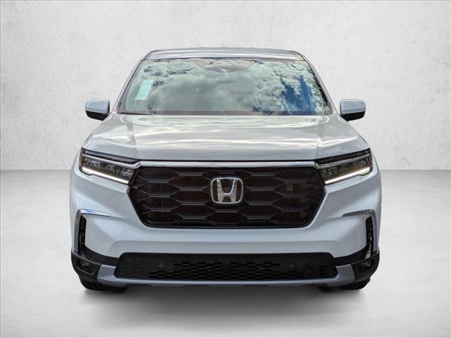new 2025 Honda Pilot car, priced at $44,450