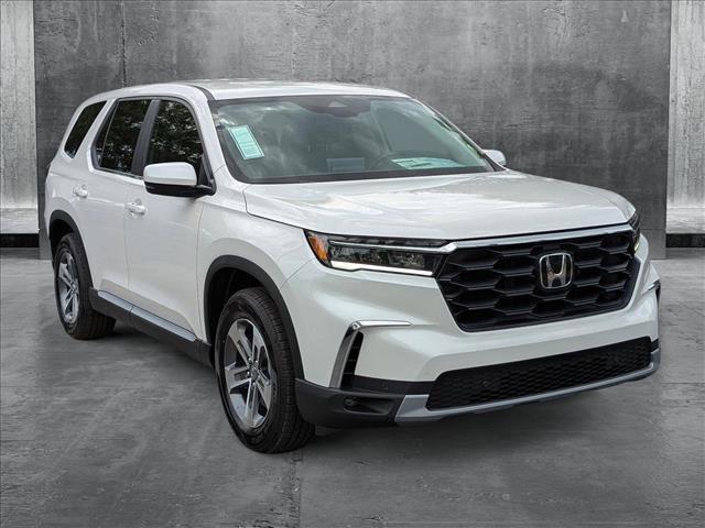 new 2025 Honda Pilot car, priced at $45,947