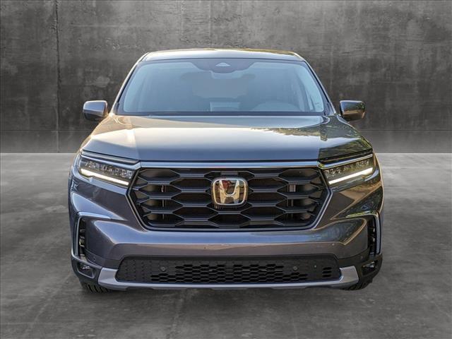 new 2025 Honda Pilot car, priced at $44,195
