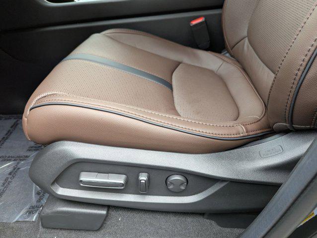 new 2025 Honda Pilot car, priced at $52,042