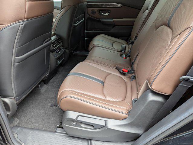 new 2025 Honda Pilot car, priced at $52,042