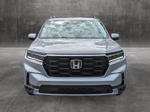 new 2025 Honda Pilot car, priced at $45,244