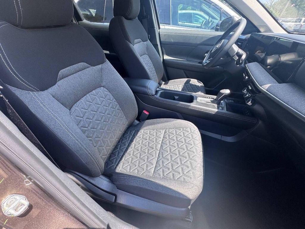 used 2025 Nissan Kicks car