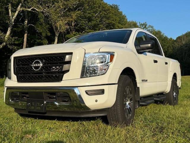 used 2023 Nissan Titan car