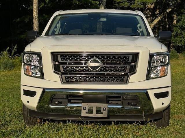 used 2023 Nissan Titan car