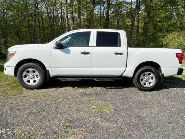 used 2023 Nissan Titan car