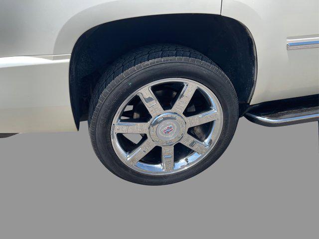 used 2007 Cadillac Escalade car, priced at $6,411