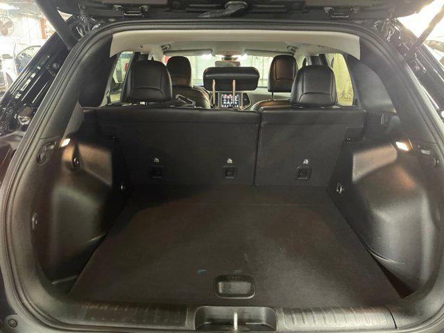 used 2023 Jeep Cherokee car