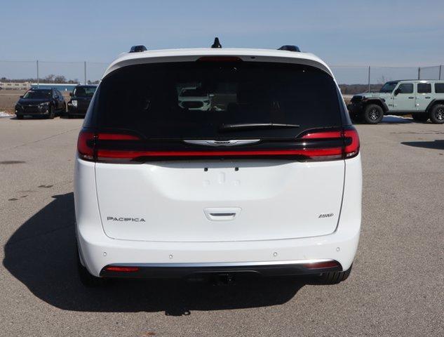 new 2024 Chrysler Pacifica car, priced at $55,594