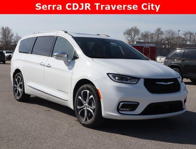 new 2024 Chrysler Pacifica car, priced at $55,594