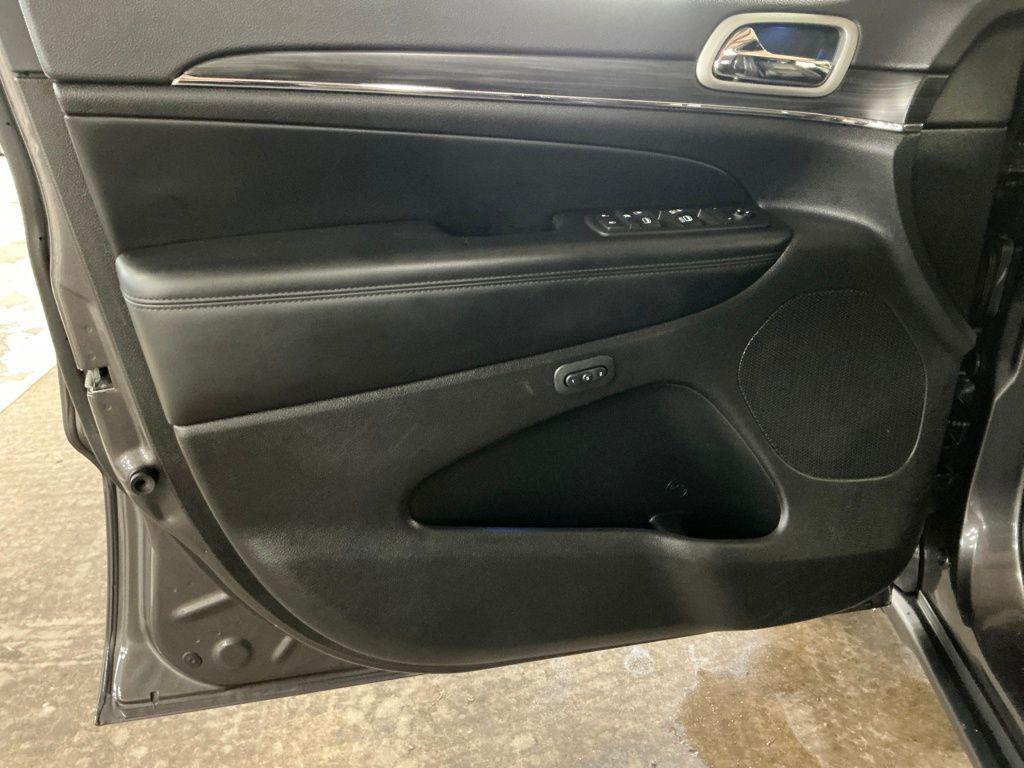 used 2021 Jeep Grand Cherokee car, priced at $22,211