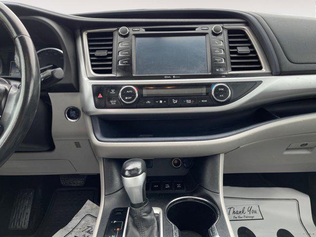 used 2015 Toyota Highlander car, priced at $16,411