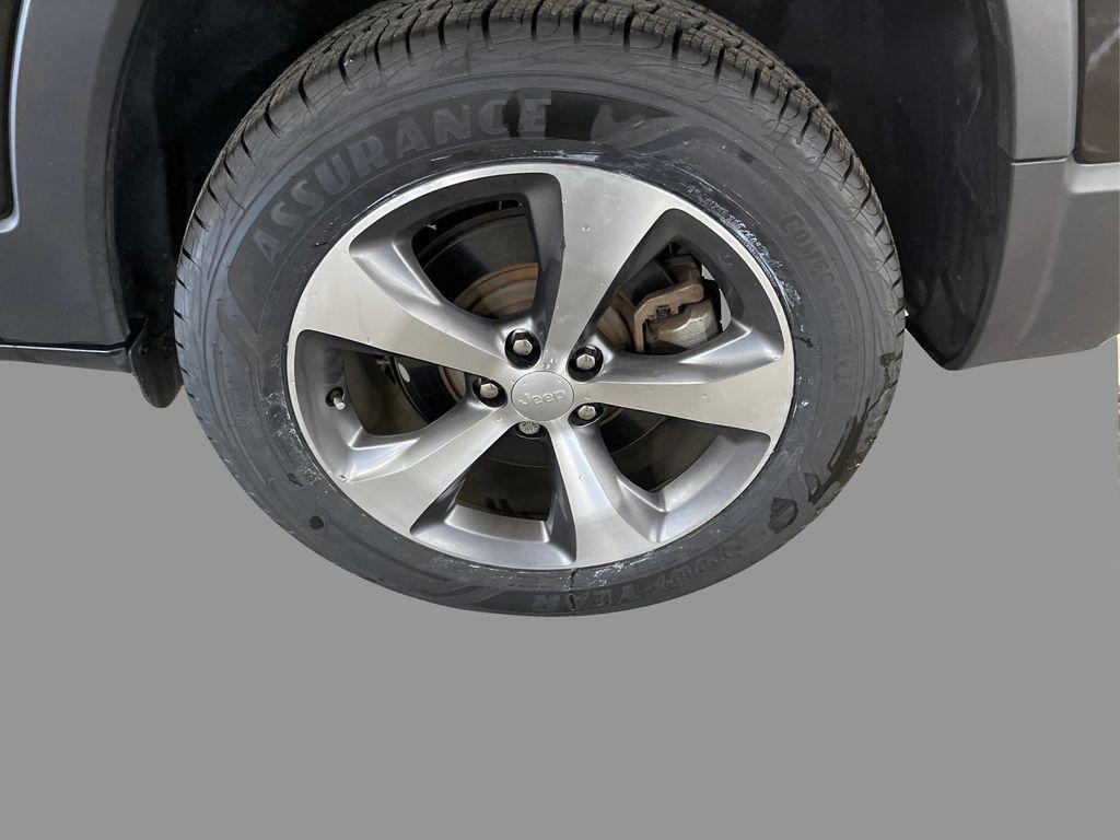 used 2022 Jeep Cherokee car, priced at $27,722