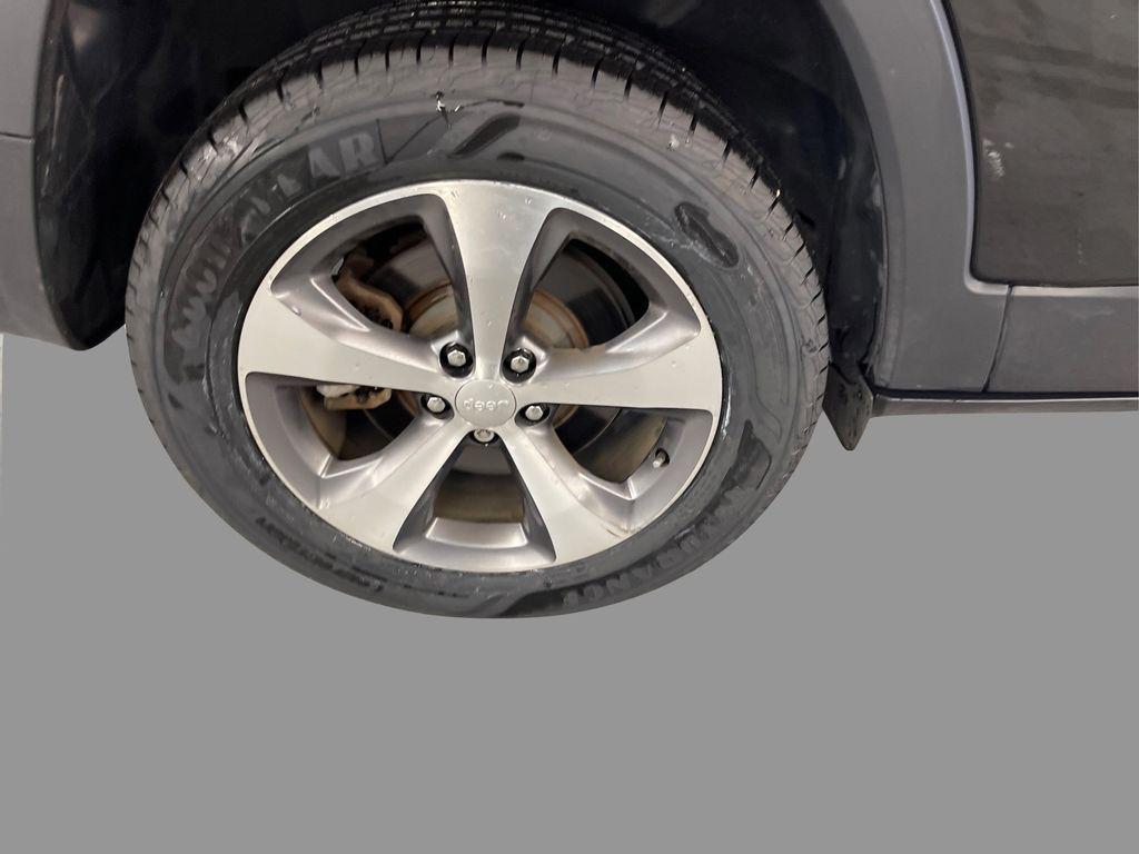 used 2022 Jeep Cherokee car, priced at $27,722