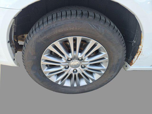 used 2015 Chrysler Town & Country car, priced at $9,811