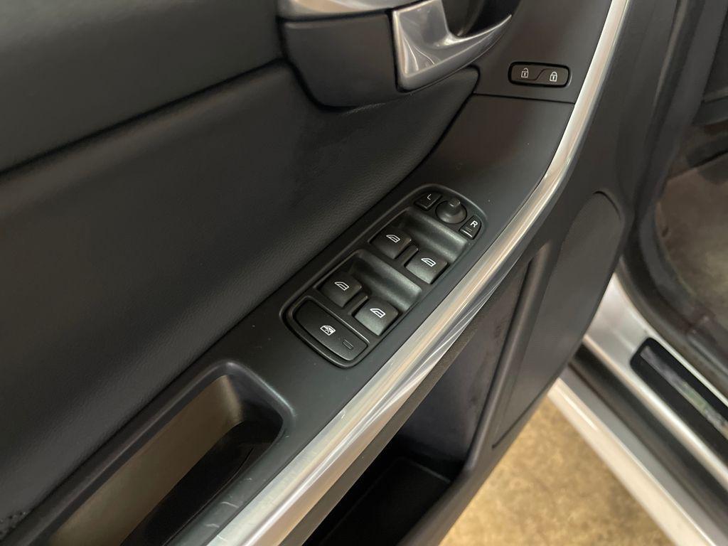 used 2015 Volvo XC60 car, priced at $10,611