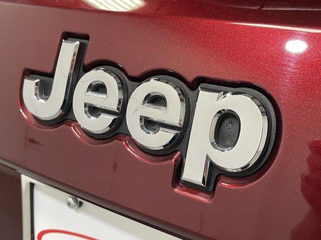 used 2021 Jeep Grand Cherokee car, priced at $29,274