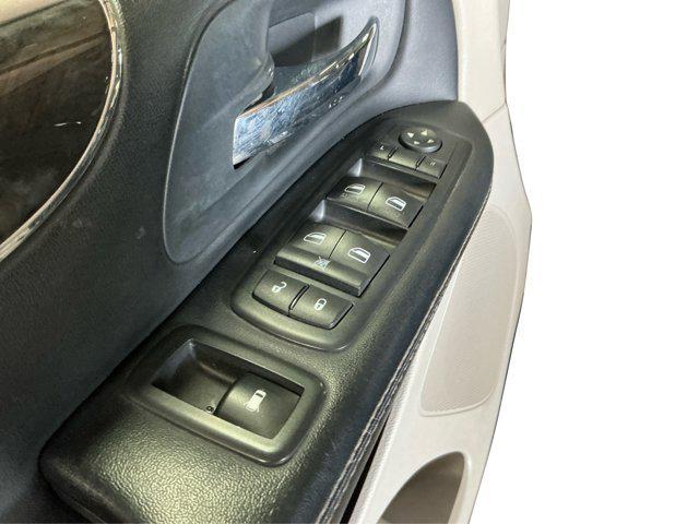 used 2016 Chrysler Town & Country car