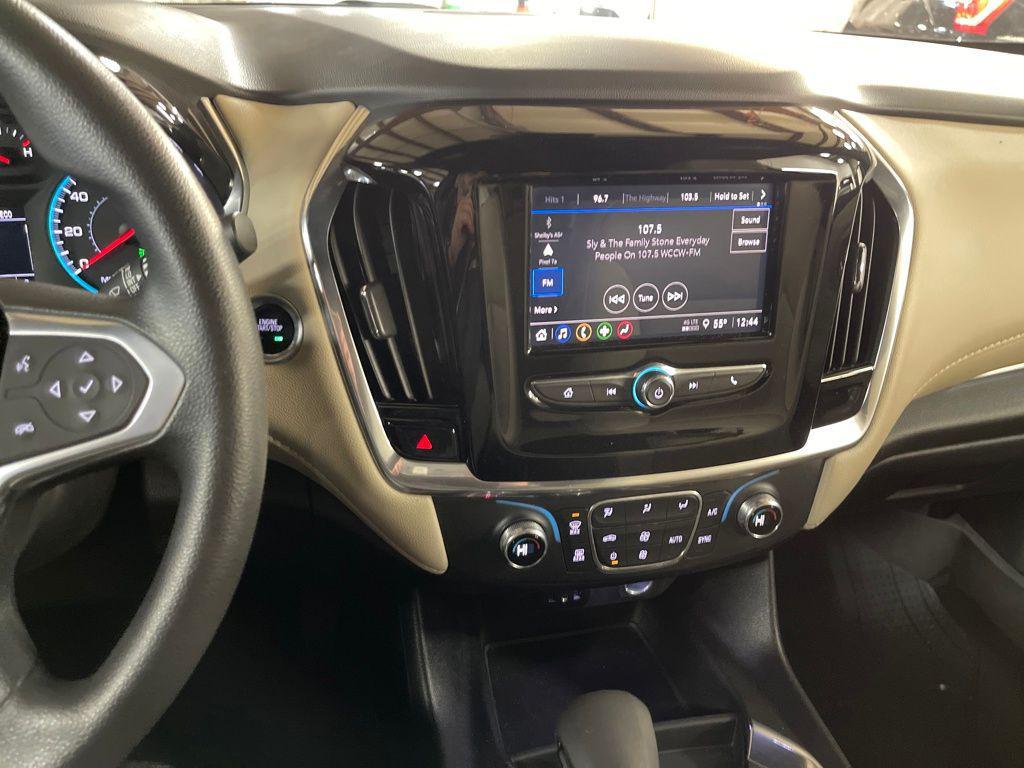 used 2022 Chevrolet Traverse car, priced at $24,511