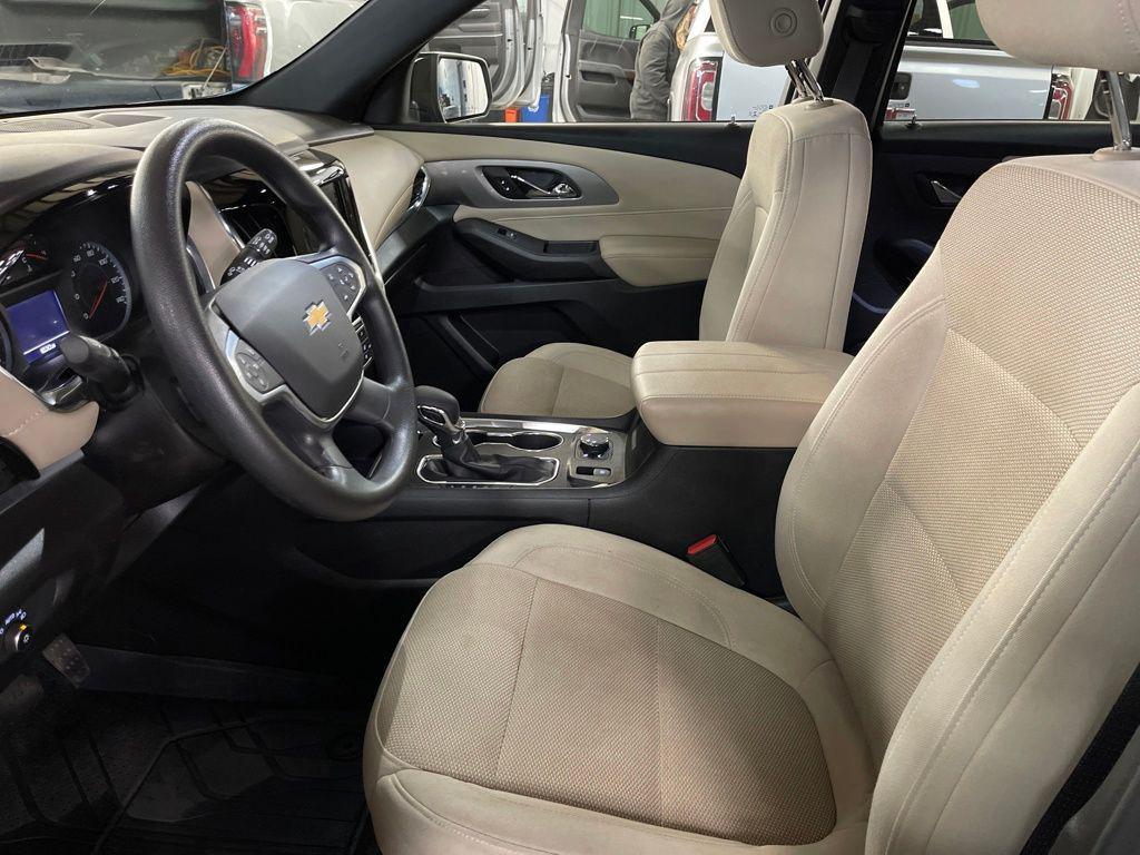 used 2022 Chevrolet Traverse car, priced at $24,511
