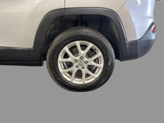 used 2015 Jeep Cherokee car, priced at $6,611