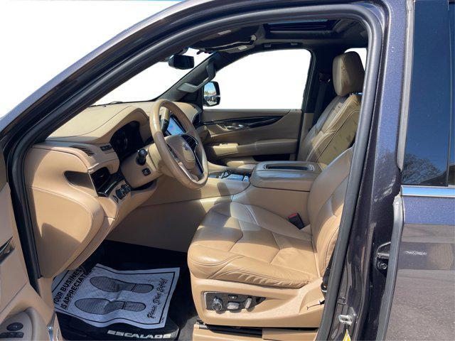 used 2018 Cadillac Escalade ESV car, priced at $31,207